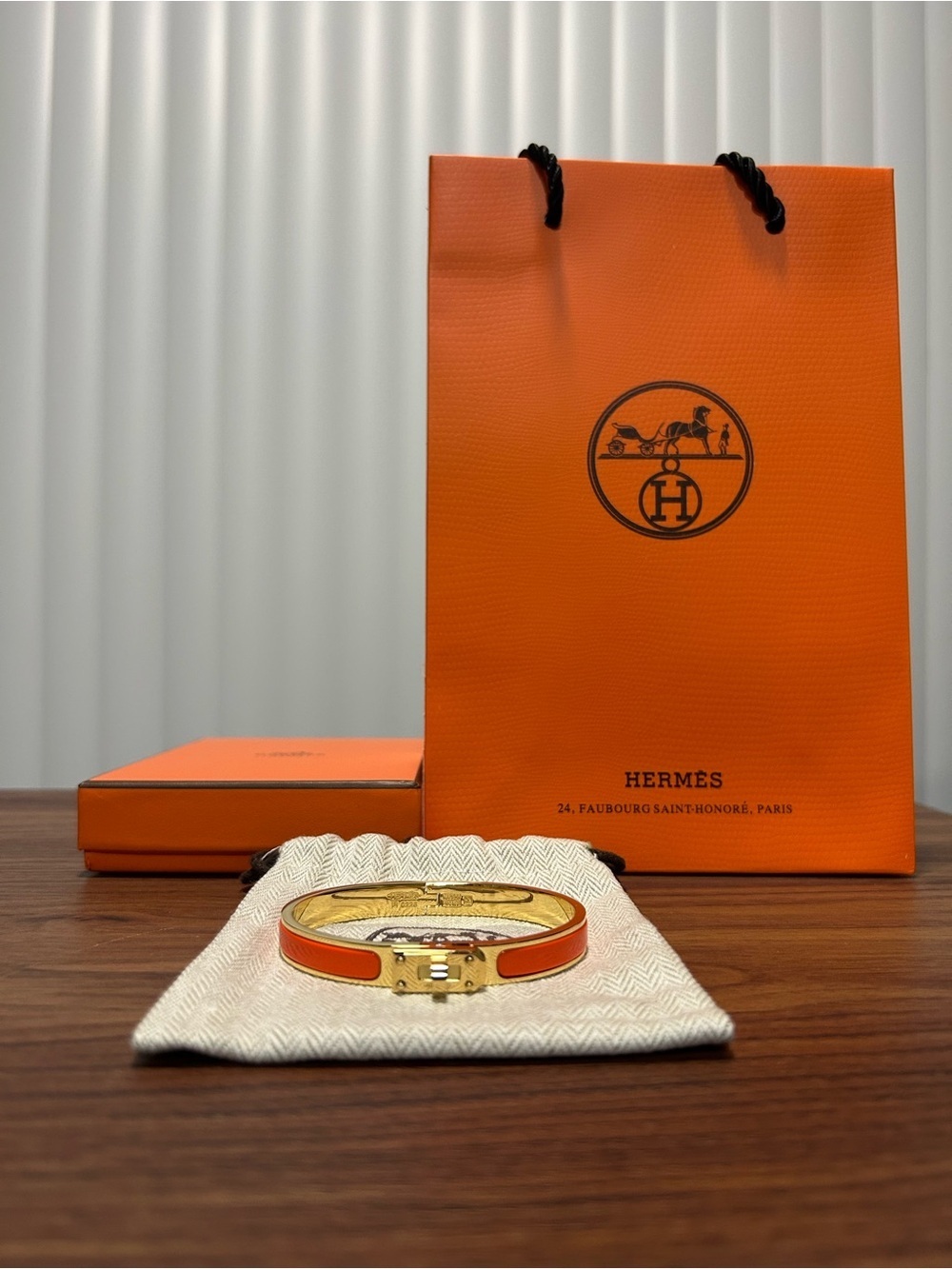 Hermes Mini Clic Kelly
Bracelet Orange & Gold